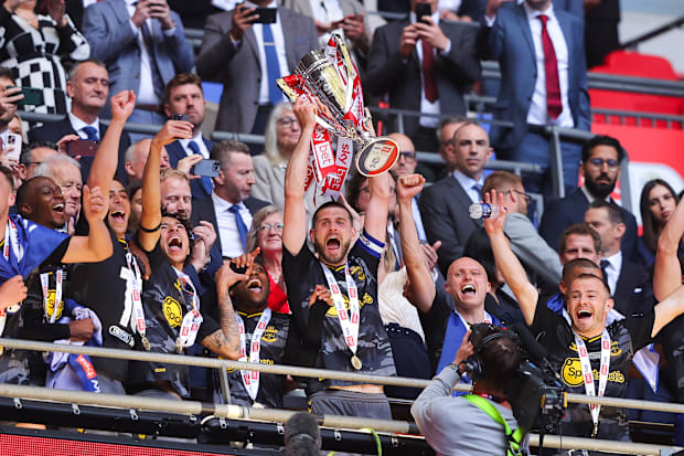 สี่สโมสรเข้าสู่การแข่งขันเพลย์ออฟแชมเปียนชิพ สี่สโมสรเข้าสู่การแข่งขันเพลย์ออฟแชมเปียนชิพ