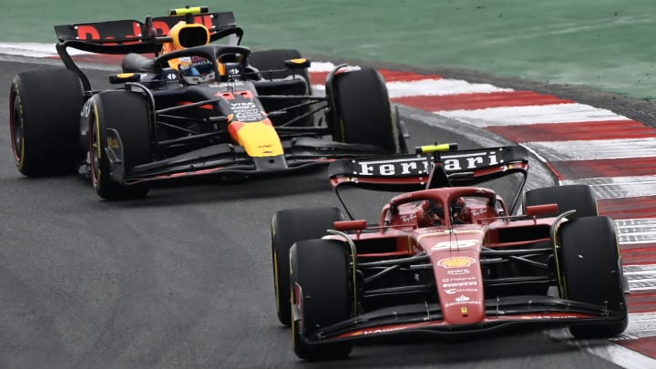 Carlos Sainz Jr., Ferrari, Sergio Perez, Red Bull, Formula 1