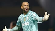 Weverton é titular absoluto do Palmeiras e tem contrato até 2026