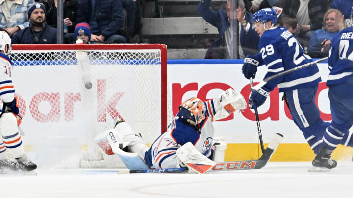 Toronto Maple Leafs forward Pontus Holmberg (29) scores a goal on Edmotnon Oilers