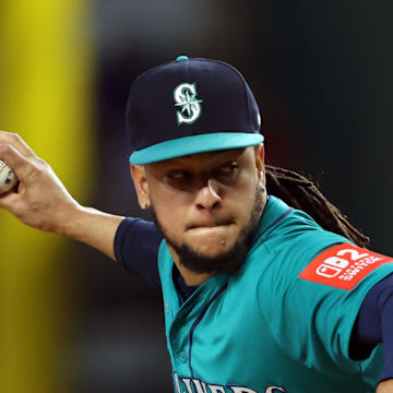 Seattle Mariners pitcher Luis Castillo (58) throws a pitch during the fourth inning against the Texas Rangers at Globe Life Field on June 29. 