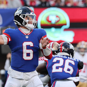 Nov 2, 2025; East Rutherford, New Jersey, USA; New York Giants quarterback Jaxson Dart (6) stands in the pocket against the San Francisco 49ers during the second half at MetLife Stadium.  