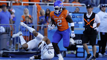 Ashton Jeanty is off to the races against Utah State after making a move. Jeanty fell to the Bears in another mock draft by a top analyst.