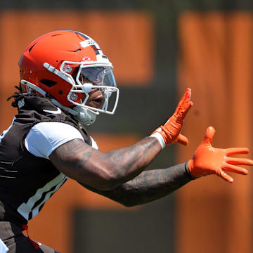 Cleveland Browns running back Quinshon Judkins (10) eyes down a pass during day two of NFL rookie minicamp at the Cleveland Browns training facility on Saturday, May 10, 2025, in Berea, Ohio.