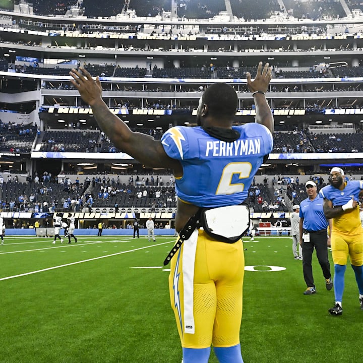 Los Angeles Chargers linebacker Denzel Perryman waves to the stands after the Chargers defeated the Tennessee Titans 