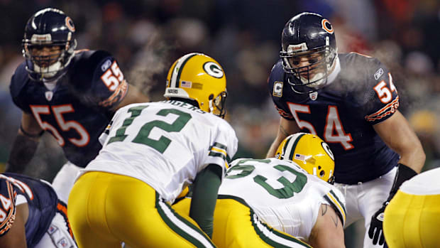 Chicago Bears linebackers Brian Urlacher (54)