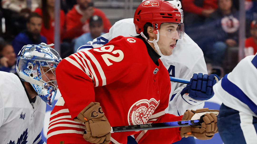 Oct 11, 2025; Detroit, Michigan, USA;  Detroit Red Wings center Marco Kasper (92) tries to screen Toronto Maple Leafs goaltender Anthony Stolarz (41) in the second period at Little Caesars Arena. Mandatory Credit: Rick Osentoski-Imagn Images Oct 11, 2025; Detroit, Michigan, USA;  Detroit Red Wings center Marco Kasper (92) tries to screen Toronto Maple Leafs goaltender Anthony Stolarz (41) in the second period at Little Caesars Arena. Mandatory Credit: Rick Osentoski-Imagn Images