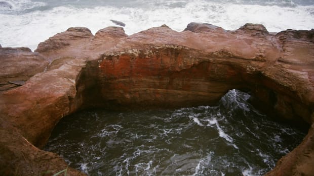 A formation in the rocks where the water has formed a circular area named the punchbowl.