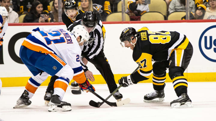 Apr 14, 2022; Pittsburgh, Pennsylvania, USA; Pittsburgh Penguins center Sidney Crosby (87) wins the