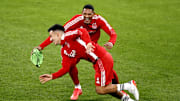 Haller y Lisandro Martínez