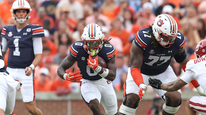 Auburn running back Damari Alston Auburn running back Damari Alston