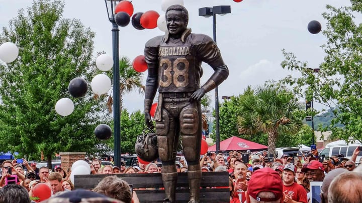 Statue of South Carolina football legend George Rogers