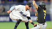 Miguel Rojas abandonó el juego de Marlins este jueves
