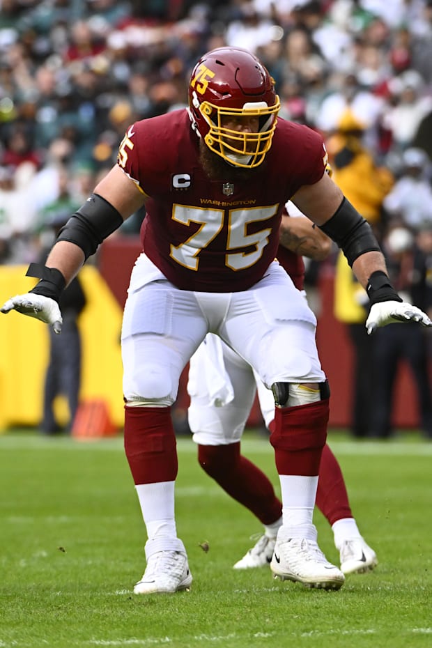 Washington Football Team guard Brandon Scherff at the line of scrimmage against the Philadelphia Eagles