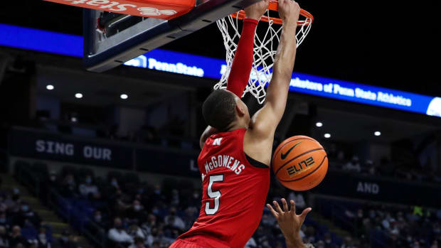 Nebraska Cornhuskers guard Bryce McGowens (5) attempted to dunk the ball during the second half