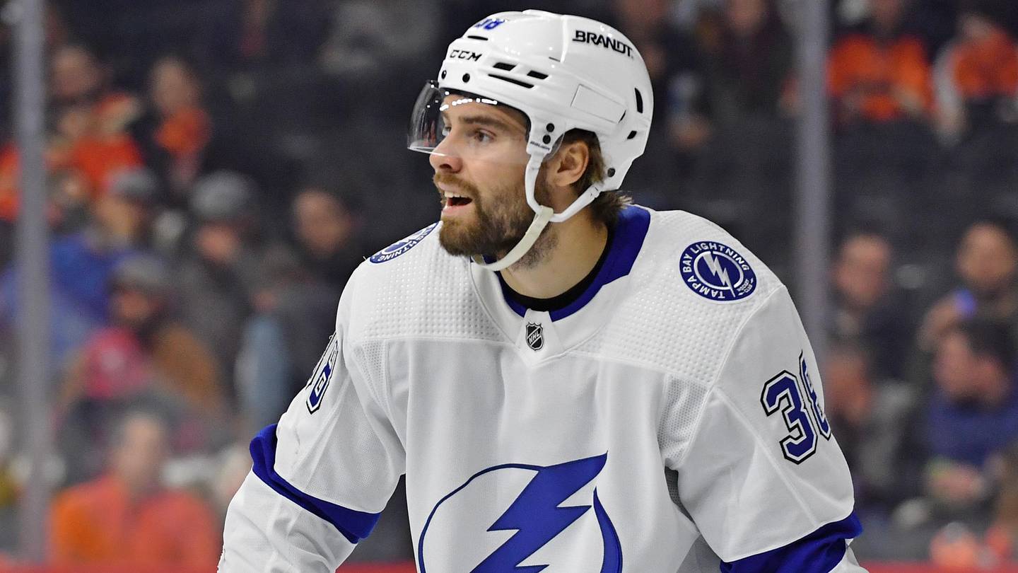 Did the Chicago Blackhawks lose the Brandon Hagel trade with the Tampa Bay Lightning? - Vimarsana News
