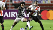 Corinthians tenta se redimir em casa cinco rodadas depois da estreia vexatória diante do Always Ready, na Bolívia