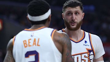 Phoenix Suns v Los Angeles Clippers