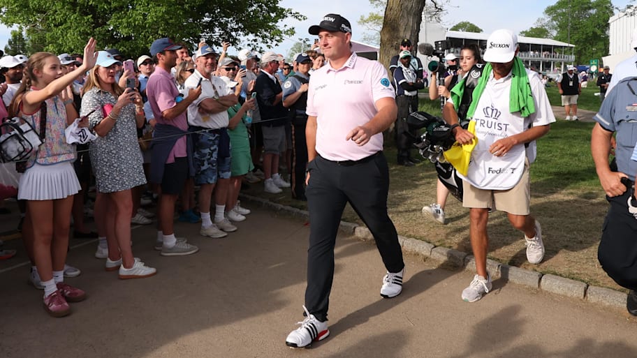 Sepp Straka looks to win for a second straight week with a fill-in caddie.   | Bill Streicher-Imagn Images