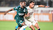 Equipes empataram em 2 a 2 no mês de abril