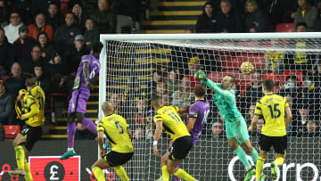 Sanchez heads past Bachmann in injury time