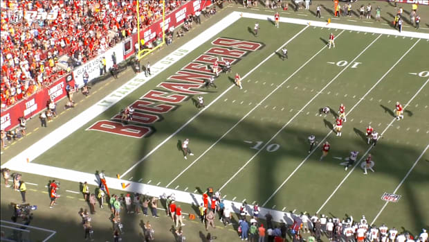 A screenshot of San Francisco 49ers quarterback Brock Purdy throwing a pass during a game against the Tampa Bay Buccaneers.