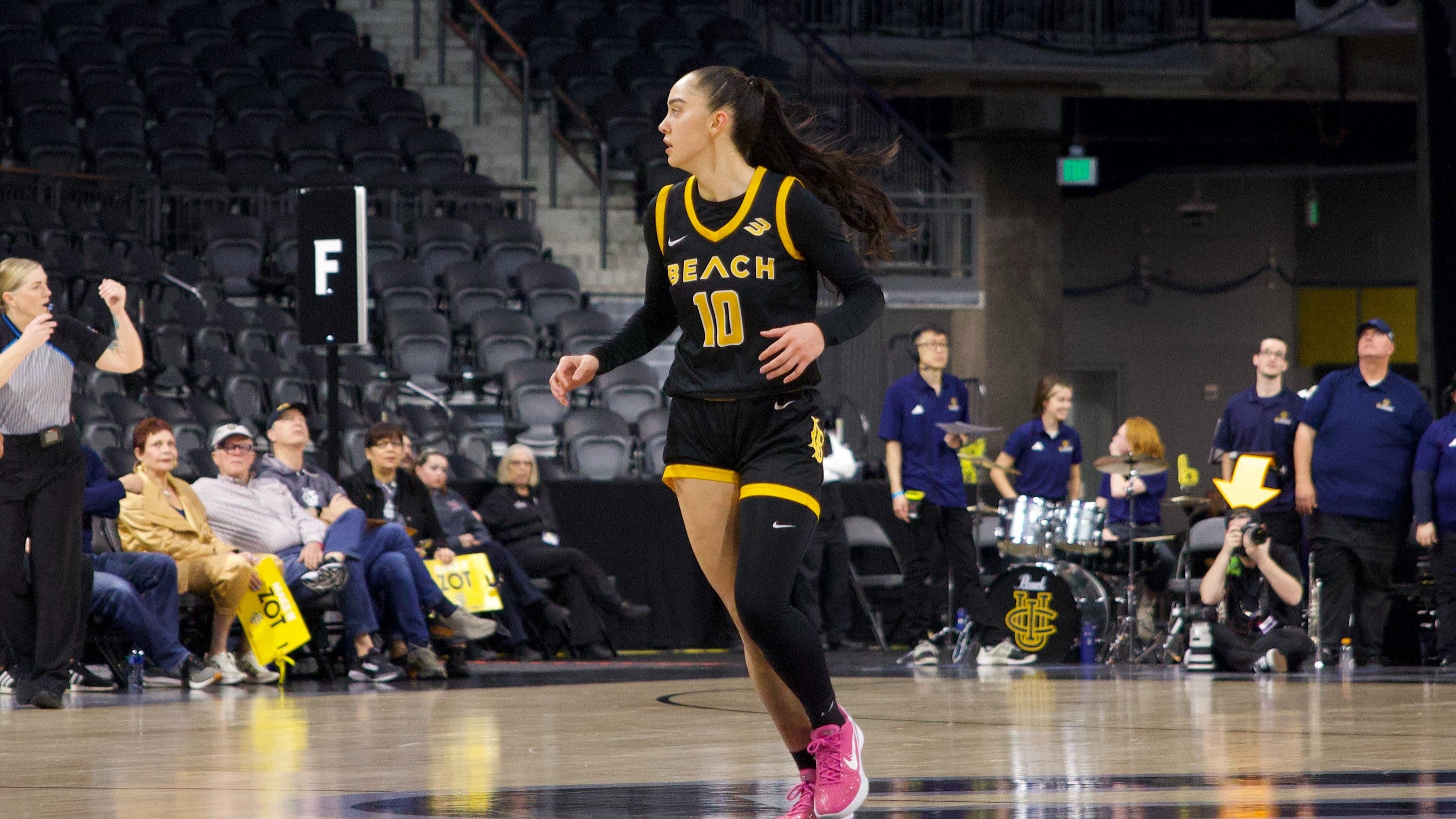 Long Beach State transfer guard Casey Valenti-Paea is transferring to Virginia women's basketball.