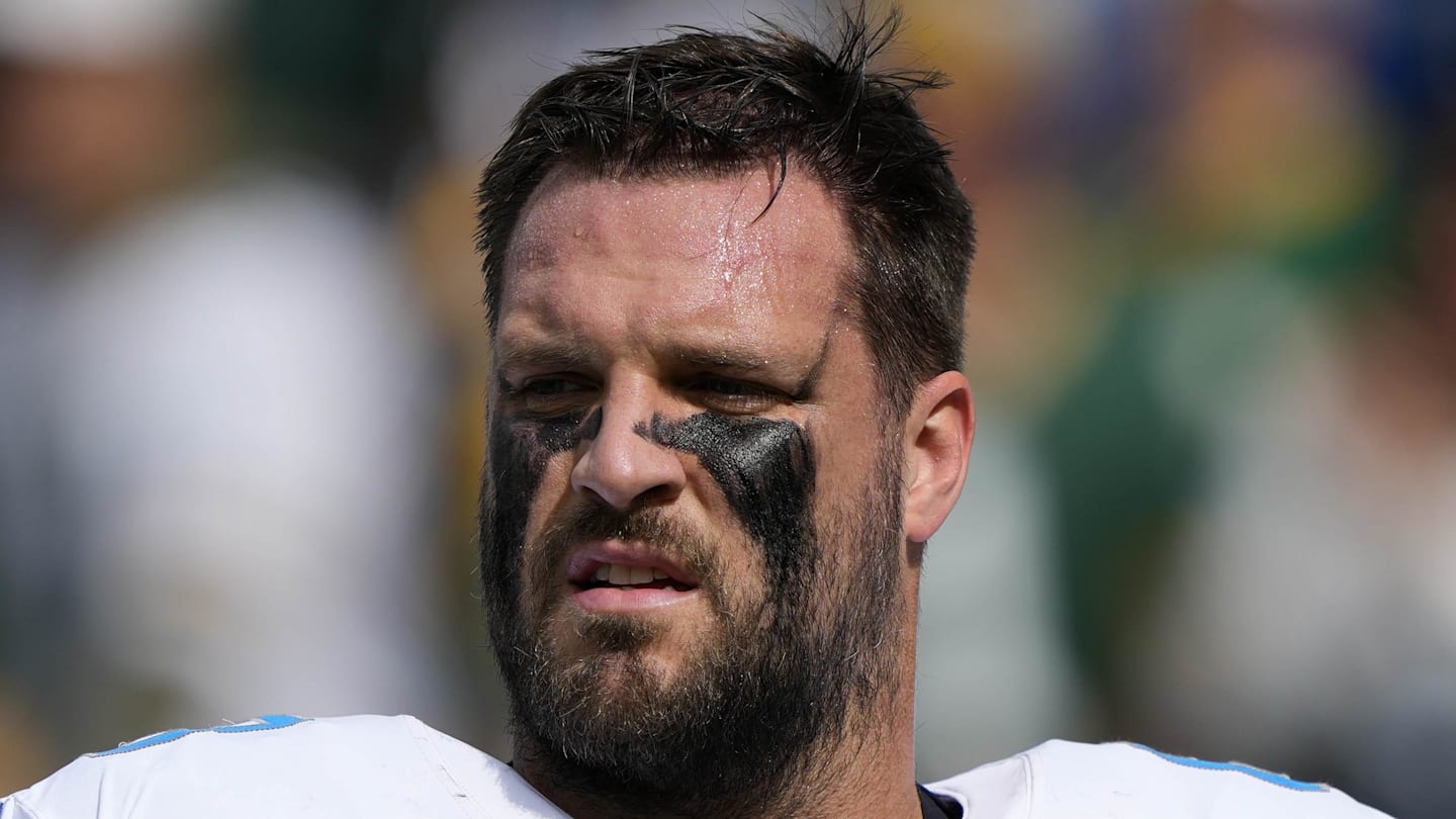 Lions' Taylor Decker Plays Through Chronic Shoulder Injury Impacting Season