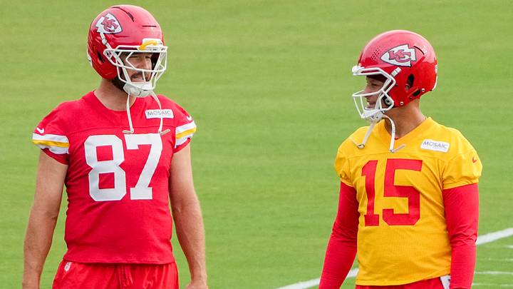 Kansas City Chiefs quarterback Patrick Mahomes (15) and tight end Travis Kelce (87)