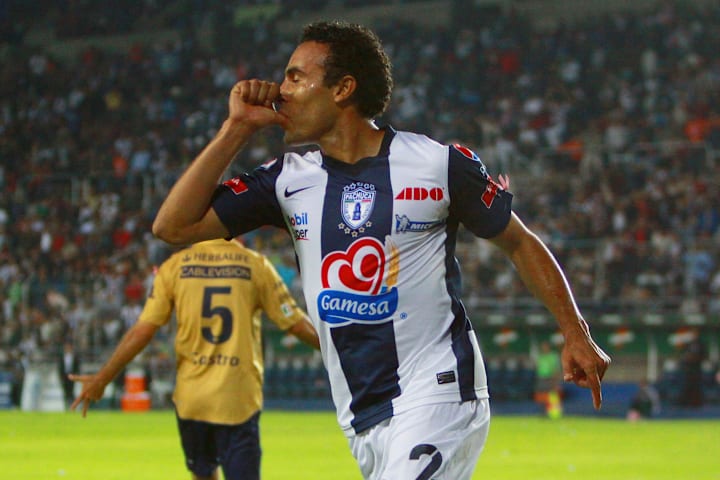 Pachuca v Pumas - Apertura 2010