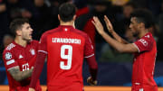 Der FC Bayern jubelt über den späten Ausgleich