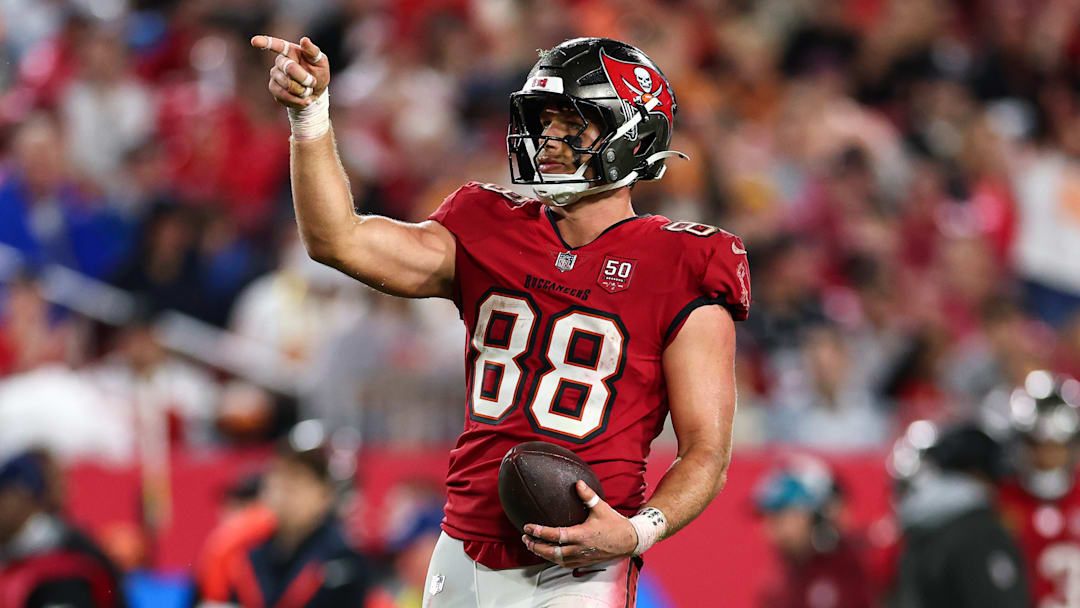 Cade Otton played his best game of the season as the Buccaneers defeated the Panthers 16-14. 