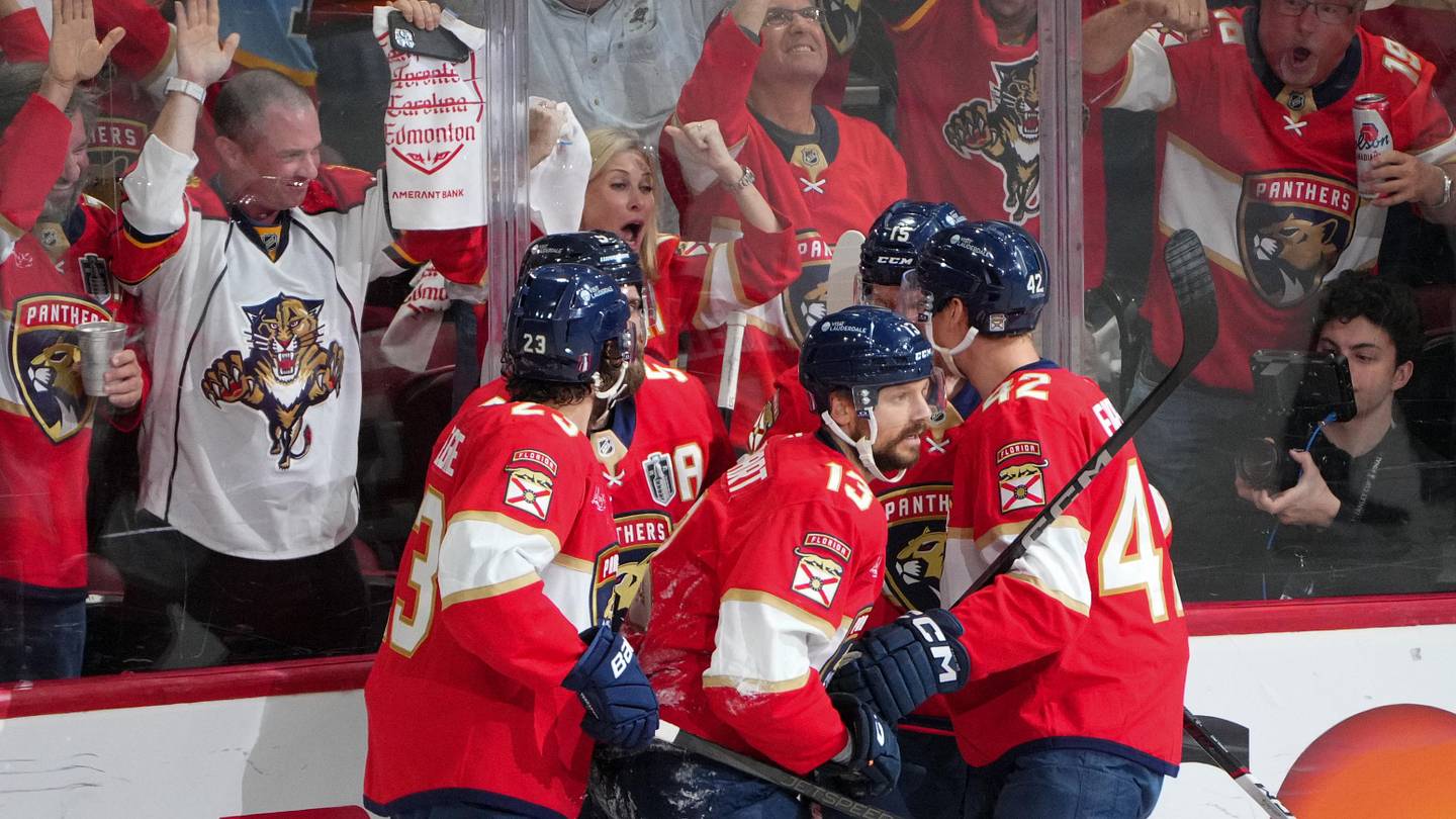 Florida Panthers gewinnen dank Sam Reinharts Hattrick zum zweiten Mal in ...