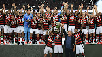 Flamengo teve dois gols anulados no fim, sendo um deles em finalização de Plata