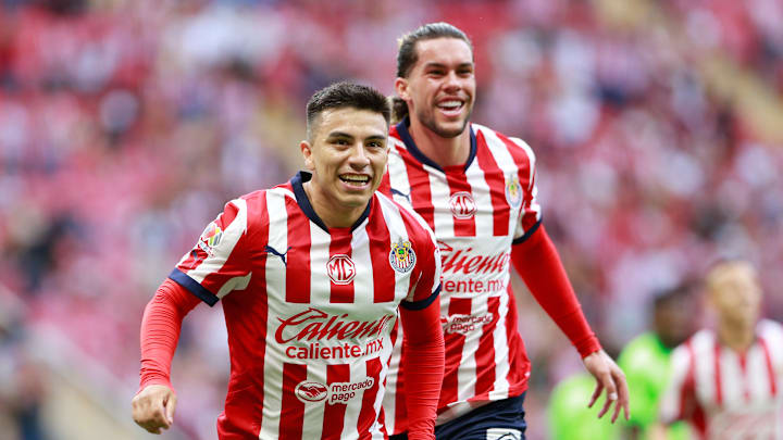 Chivas hará modificación en su uniforme para el Clásico Nacional