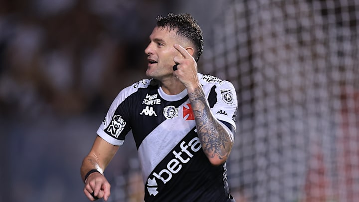 Vegetti é um dos titulares do Vasco para o embate contra o São Paulo Vegetti é um dos titulares do Vasco para o embate contra o São Paulo