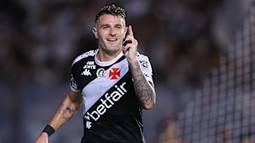 Vegetti é o principal nome do ataque do Vasco 