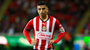 Fernando Beltrán lamentando la voltereta del Toluca sobre Chivas.