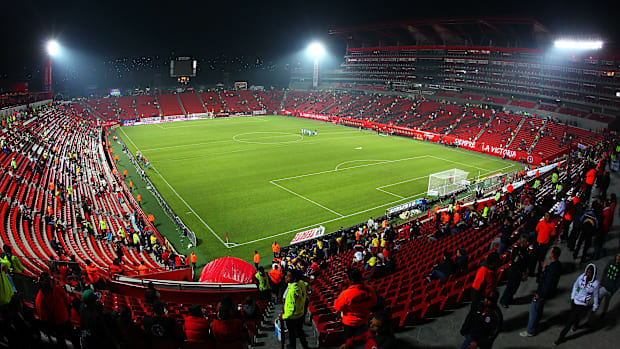 Estadio Caliente.