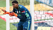 Hugo Souza precisa de mais espaços na equipe do Flamengo.