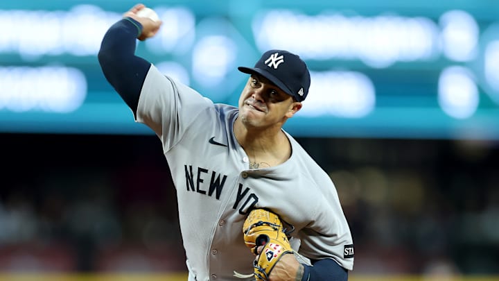 Los Yankees inscribieron a Fernando Cruz en lista de lesionados
