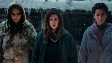 (L-R): Courtney Eaton as Teen Lottie, Sophie Nélisse as Teen Shauna and Jasmin Savoy Brown as Teen Taissa in YELLOWJACKETS, "Edible Complex'. Photo Credit: Kailey Schwerman/SHOWTIME.