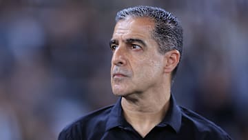 Renato Paiva tem duas vitórias no comando do Botafogo