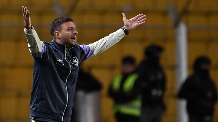 Botafogo perde em Potosí e chega à sexta derrota seguida na temporada