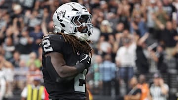 Tennessee Titans v Las Vegas Raiders