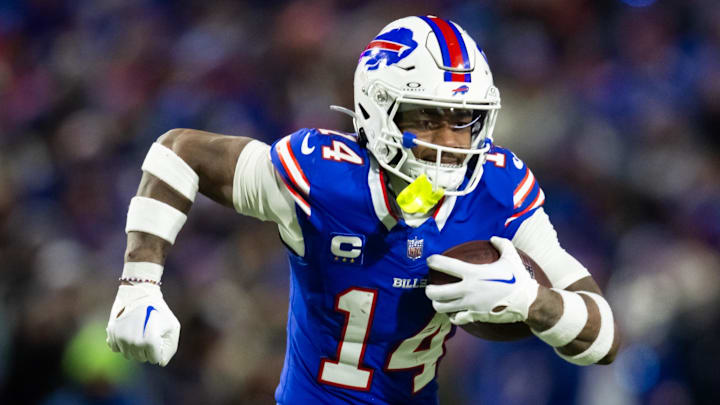 Buffalo Bills receiver Stefon Diggs runs with the ball.