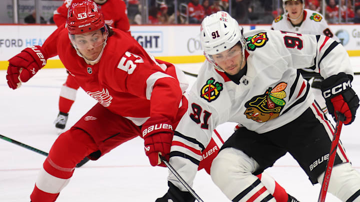 Chicago Blackhawks v Detroit Red Wings