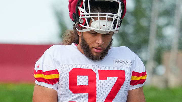 Kansas City Chiefs defensive end Ashton Gillotte (97) 