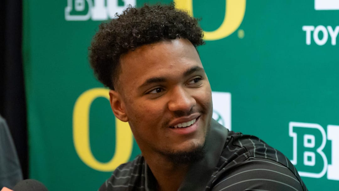 Oregon tight end Kenyon Sadiq