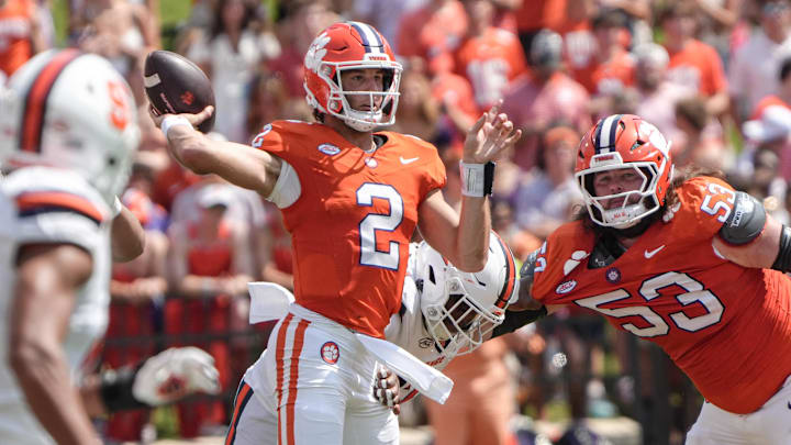 Clemson quarterback Cade Klubnik seemed to insinuate that Syracuse was faking injuries when the Tigers' offense was playing well. Clemson quarterback Cade Klubnik seemed to insinuate that Syracuse was faking injuries when the Tigers' offense was playing well.